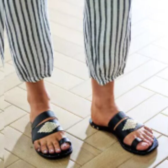 NEW BEEK Leather Brilliant Toe Ring Sandals for women 253 7T6 - Picture 2 of 9